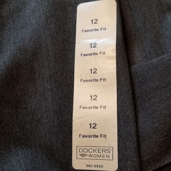 Dockers Stain Defender Women's Size 12 Pleated Grey Dress Pants Favorite Fit - Picture 9 of 9